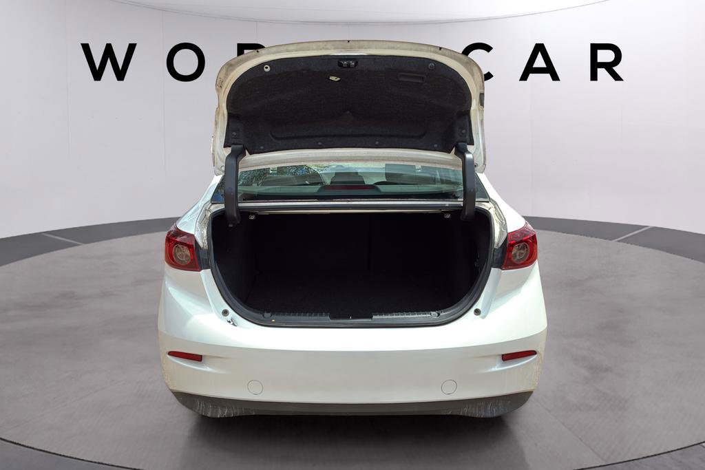 Used 2018 MAZDA MAZDA3 Sport FWD image 18