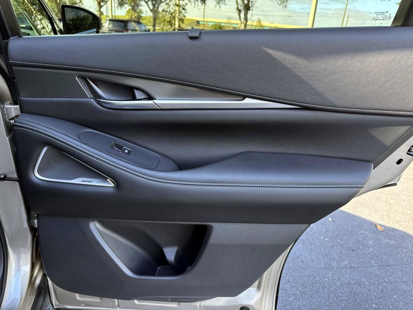 Certified 2025 INFINITI QX60 Luxe w/ Vision Package image 17