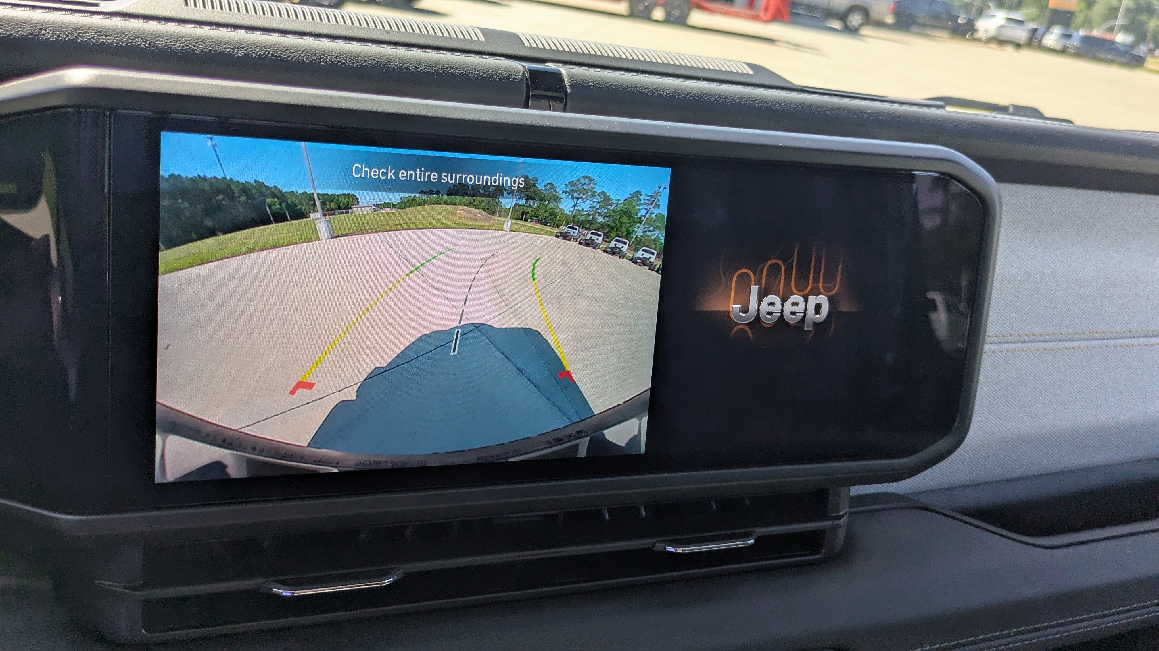 Used 2025 Jeep Wrangler Unlimited Sahara AWD/4WD image 18