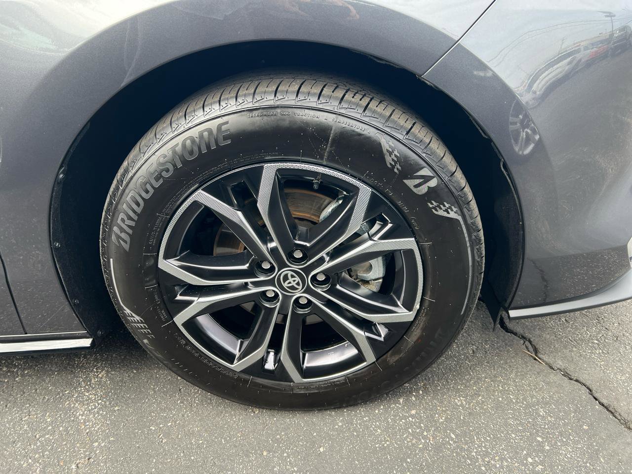 Used 2025 Toyota Sienna Platinum image 37