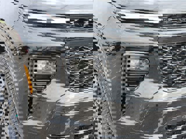 Used 2025 Chevrolet Traverse RS image 9