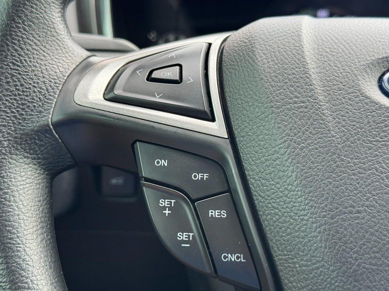 Used 2020 Ford Fusion SE FWD image 16