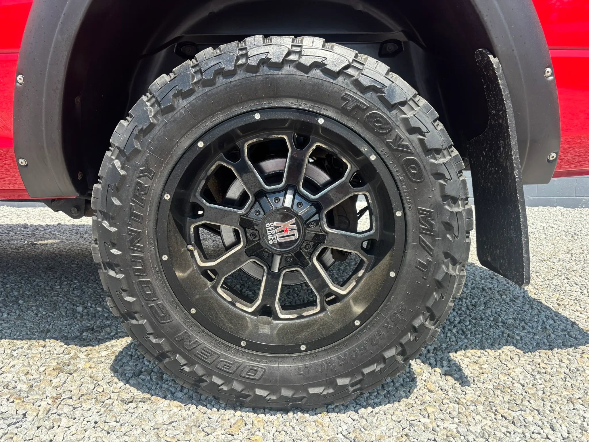 Used 2016 RAM 1500 ST w/ SXT Appearance Group AWD/4WD image 2