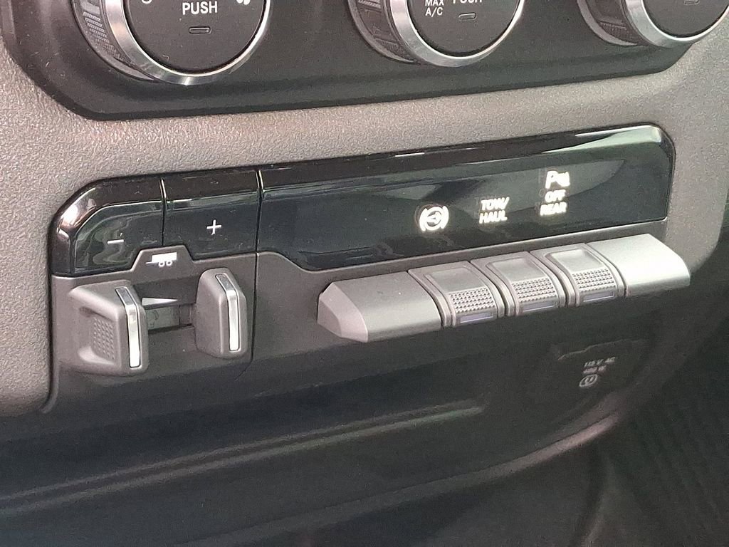 Used 2020 RAM 3500 Tradesman image 25