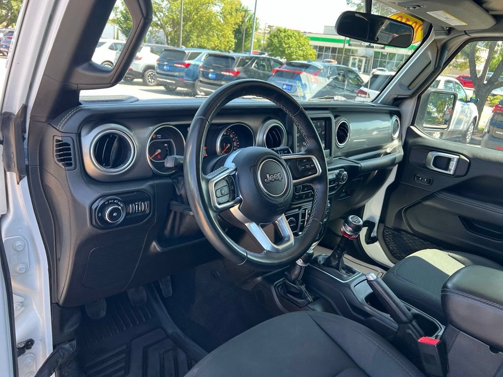 Used 2019 Jeep Wrangler Unlimited Sahara AWD/4WD image 16