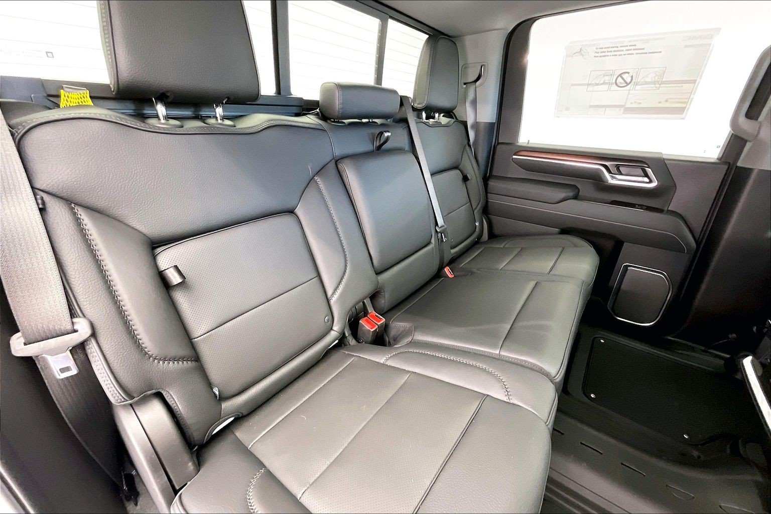 New 2026 GMC Sierra 2500 Denali w/ Denali Reserve Package AWD/4WD image 10