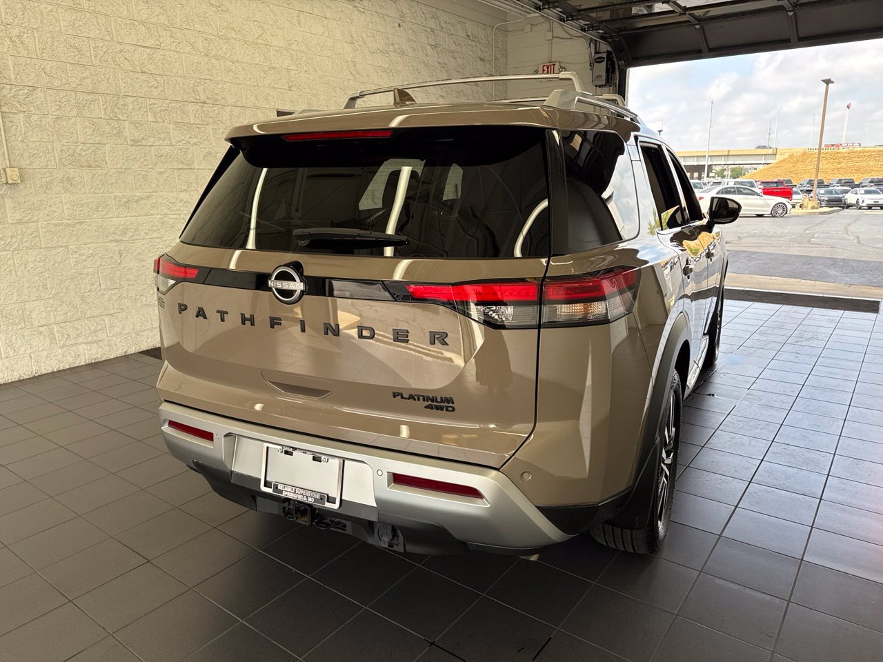 Used 2025 Nissan Pathfinder Platinum AWD/4WD image 7
