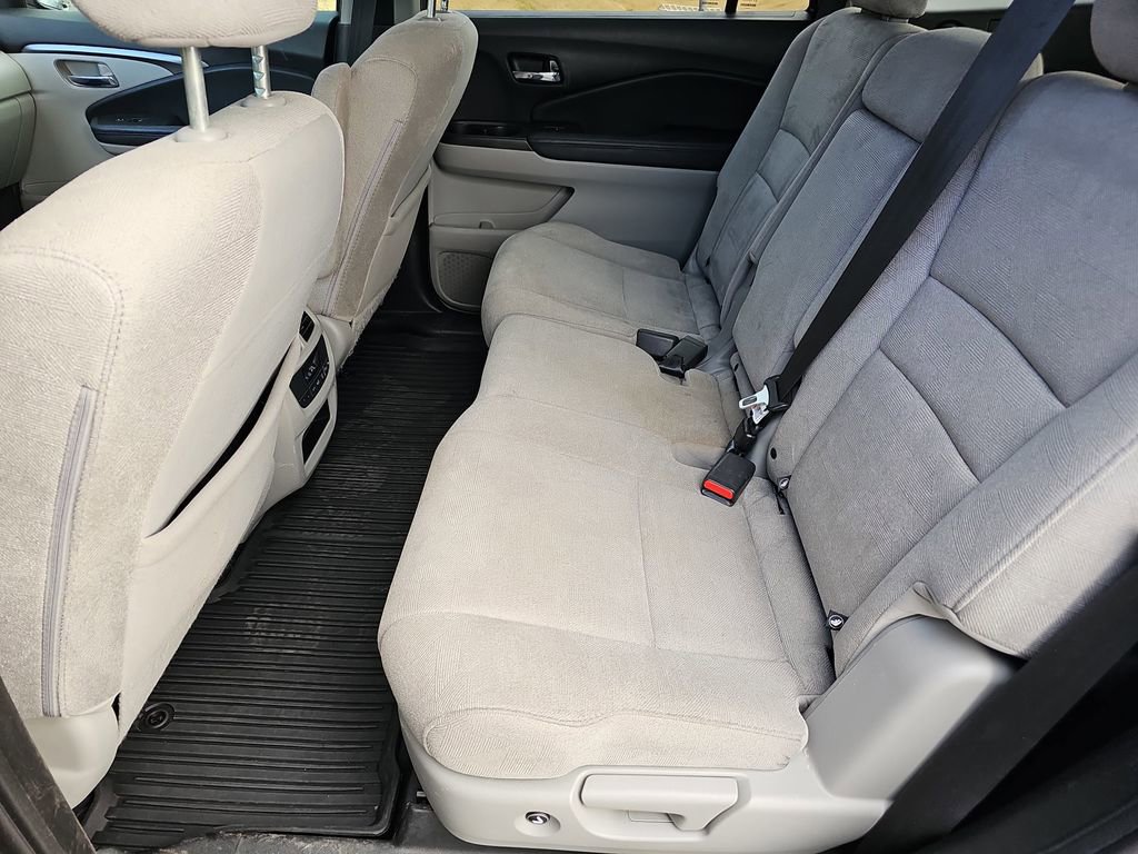 Used 2021 Honda Pilot EX image 16