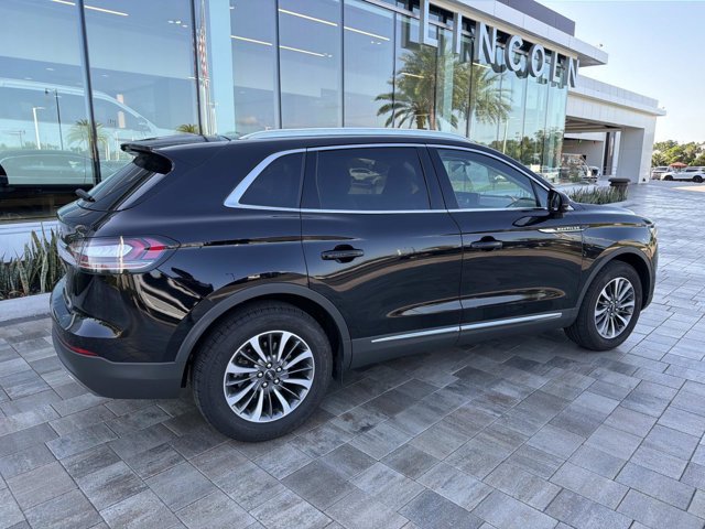 Certified 2022 Lincoln Nautilus FWD w/ Premium Package image 2