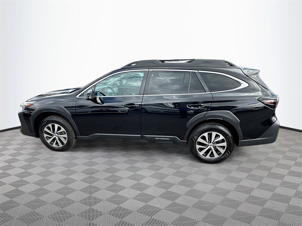 Used 2024 Subaru Outback Premium image 9