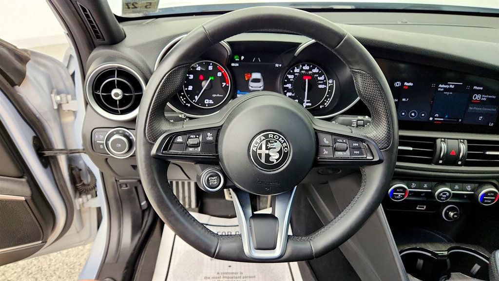 Used 2022 Alfa Romeo Giulia Ti AWD/4WD image 15