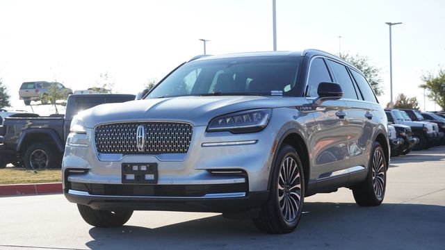 Used 2023 Lincoln Aviator Reserve w/ Equipment Group 201A image 3