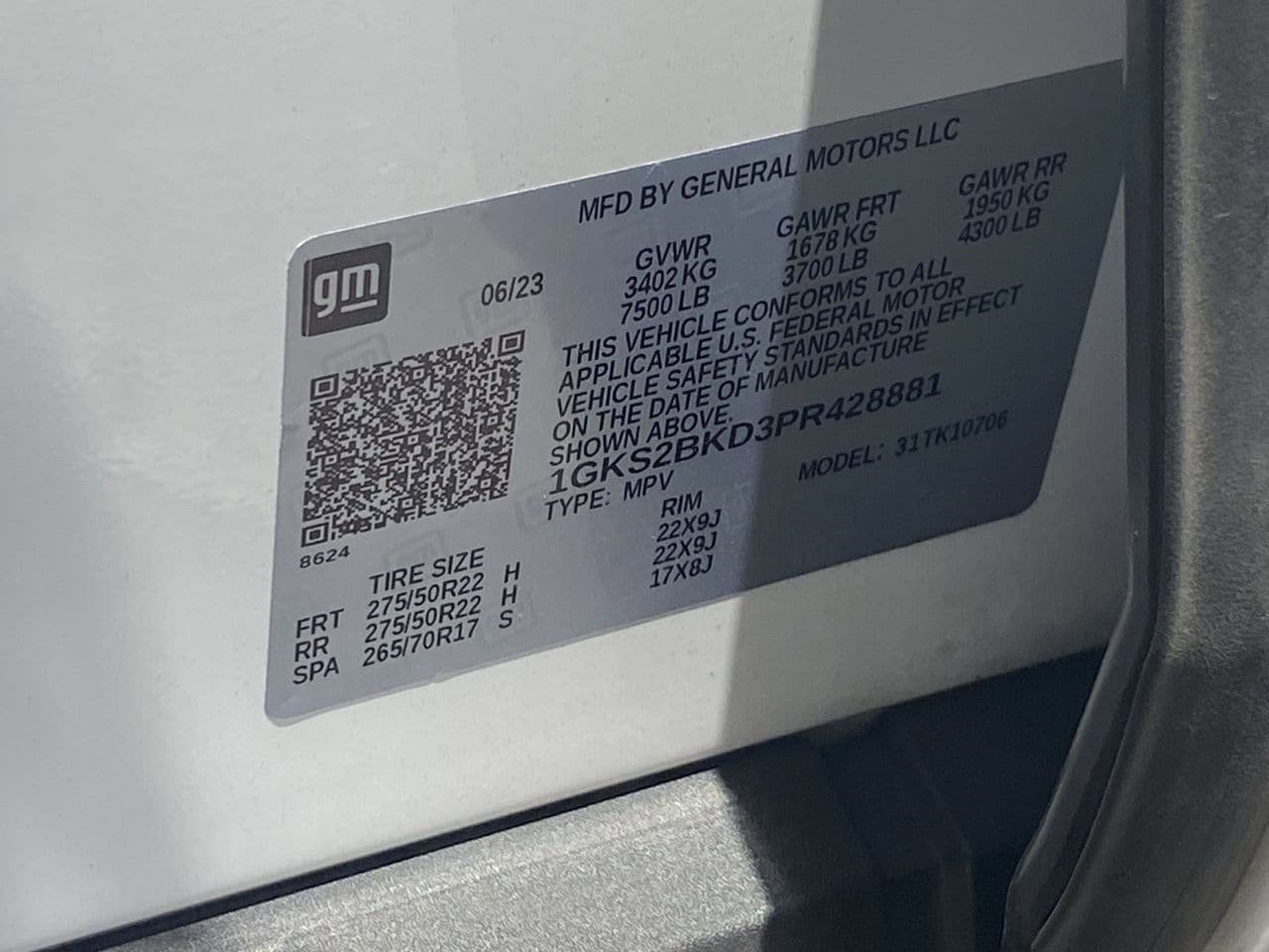 Used 2023 GMC Yukon SLT w/ SLT Premium Package AWD/4WD image 12