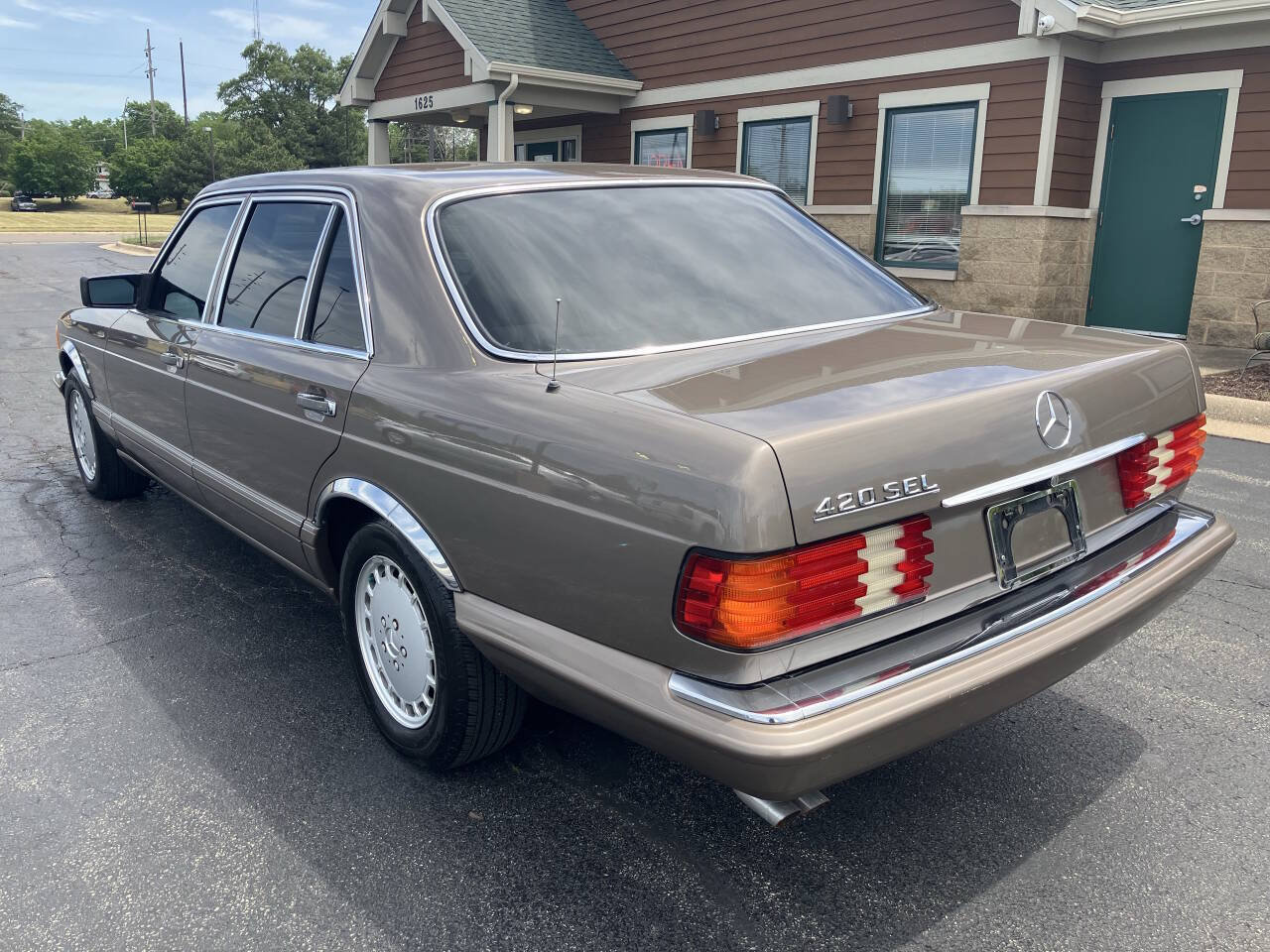 Used 1988 Mercedes-Benz 420 SEL image 5
