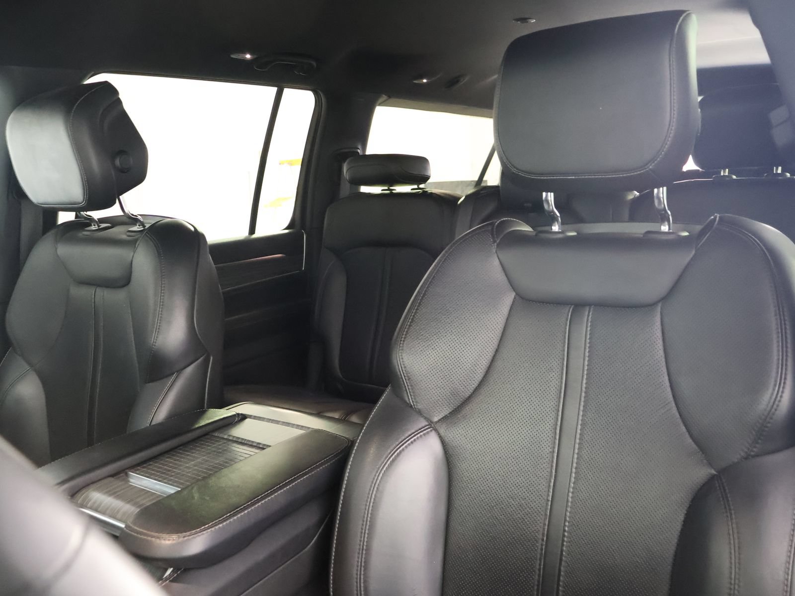 Used 2023 Jeep Wagoneer L Series II AWD/4WD image 22