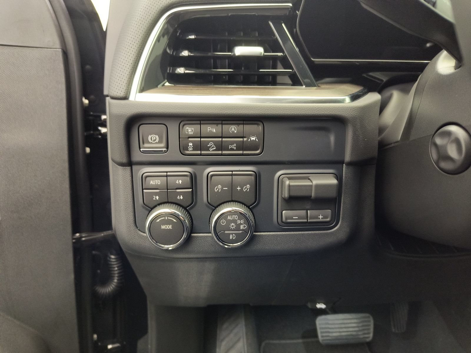 New 2026 Chevrolet Tahoe Premier AWD/4WD image 31