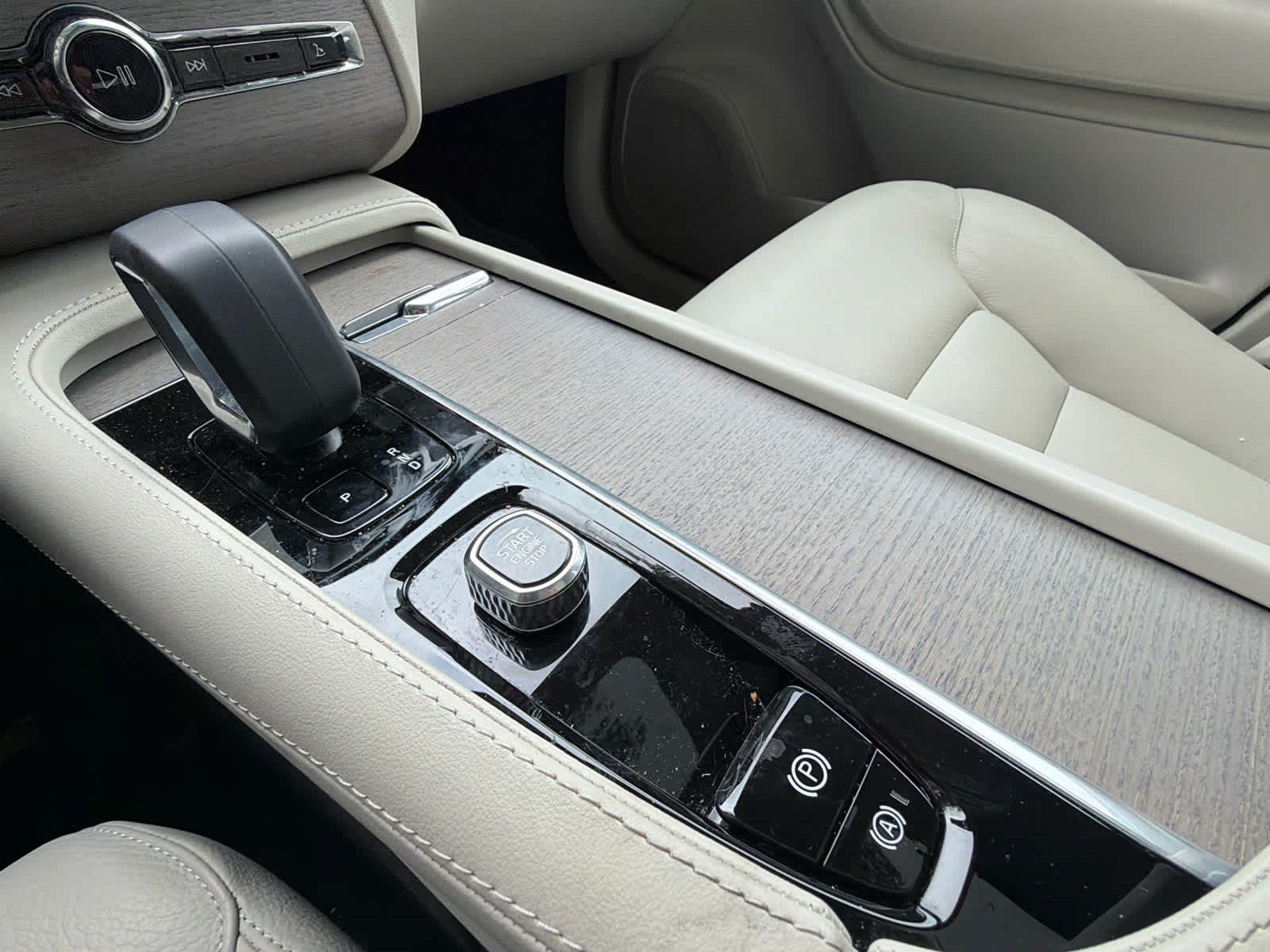 Certified 2025 Volvo XC90 B5 Plus w/ Protection Package Premier AWD/4WD image 66