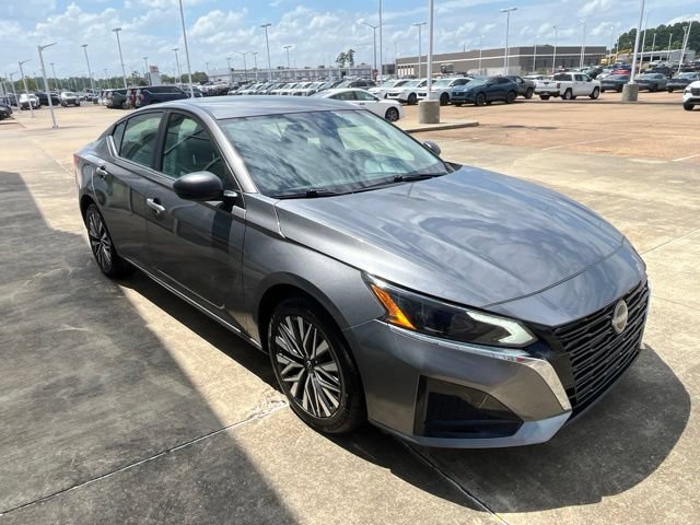 Used 2024 Nissan Altima 2.5 SV FWD image 5