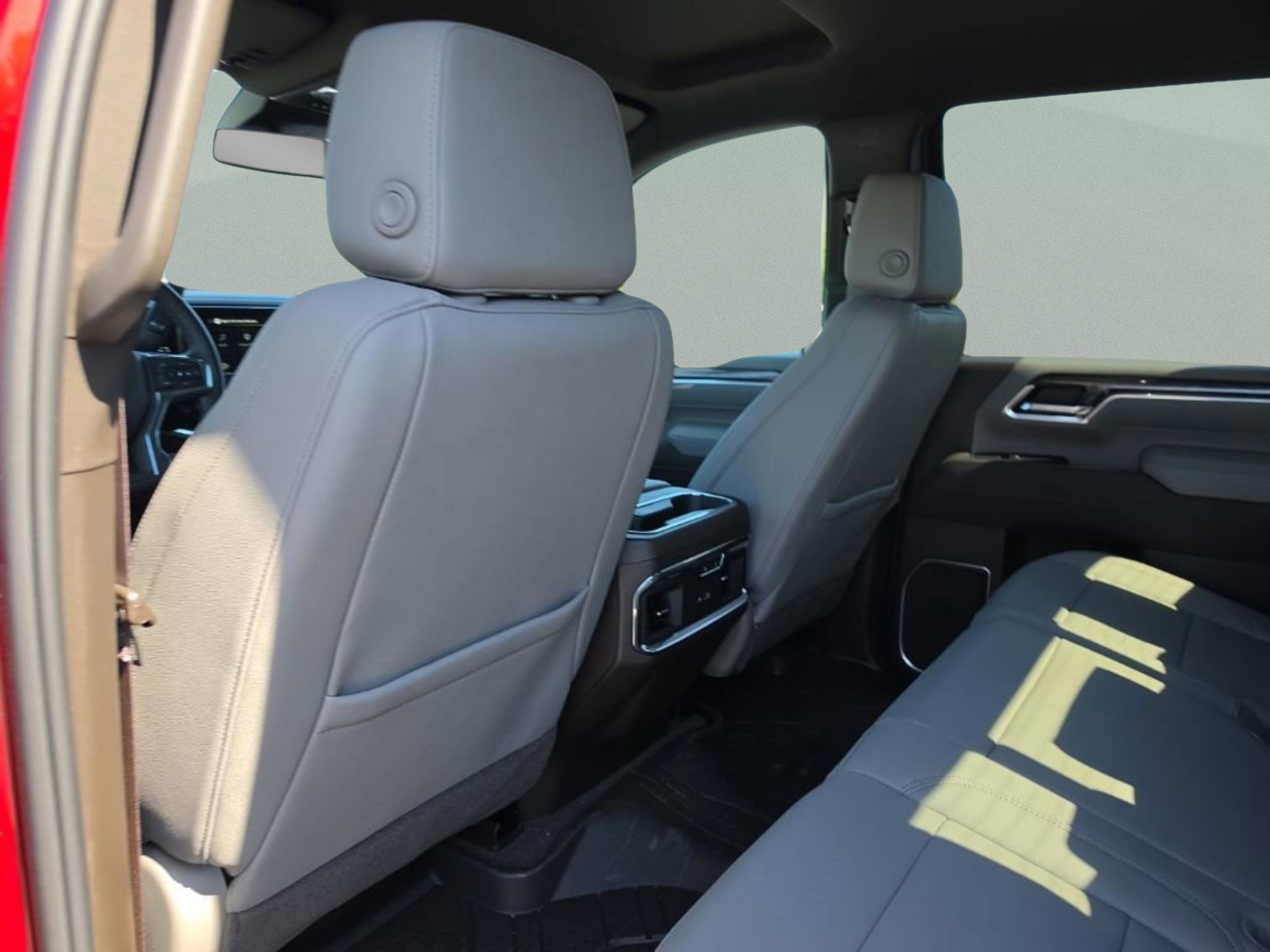 Used 2026 Chevrolet Silverado 3500 LTZ w/ LTZ Convenience Package AWD/4WD image 27