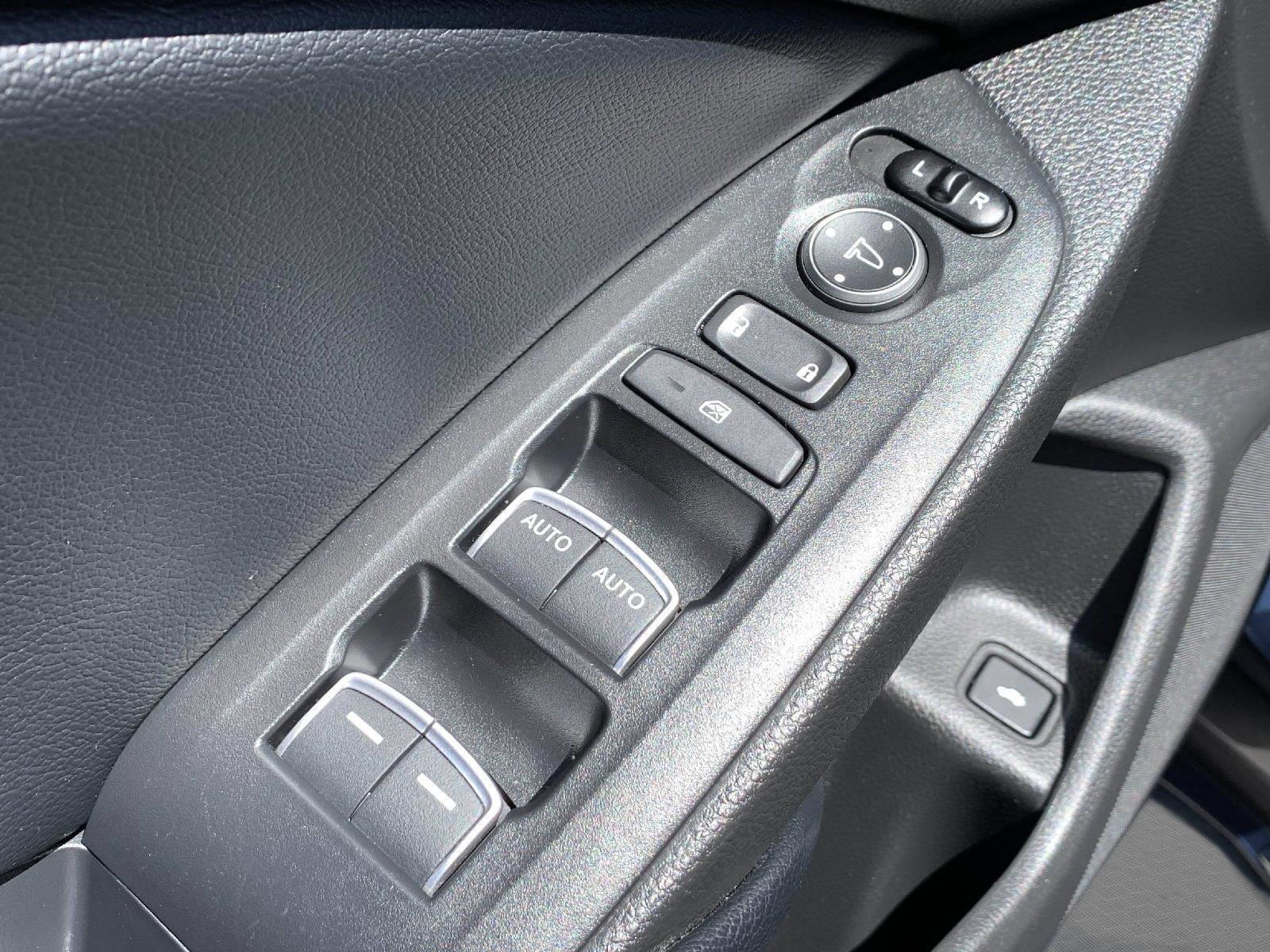 Used 2018 Honda Accord EX image 12