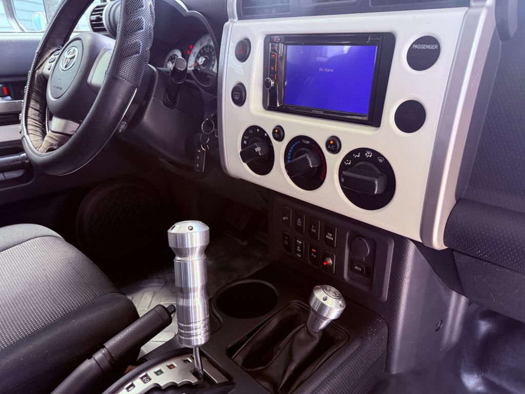 Used 2008 Toyota FJ Cruiser 4WD image 16