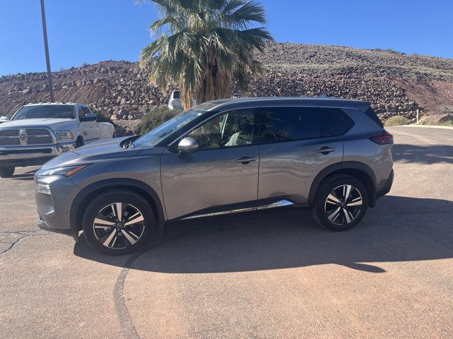 Used 2023 Nissan Rogue SL w/ SL Premium Package FWD image 9
