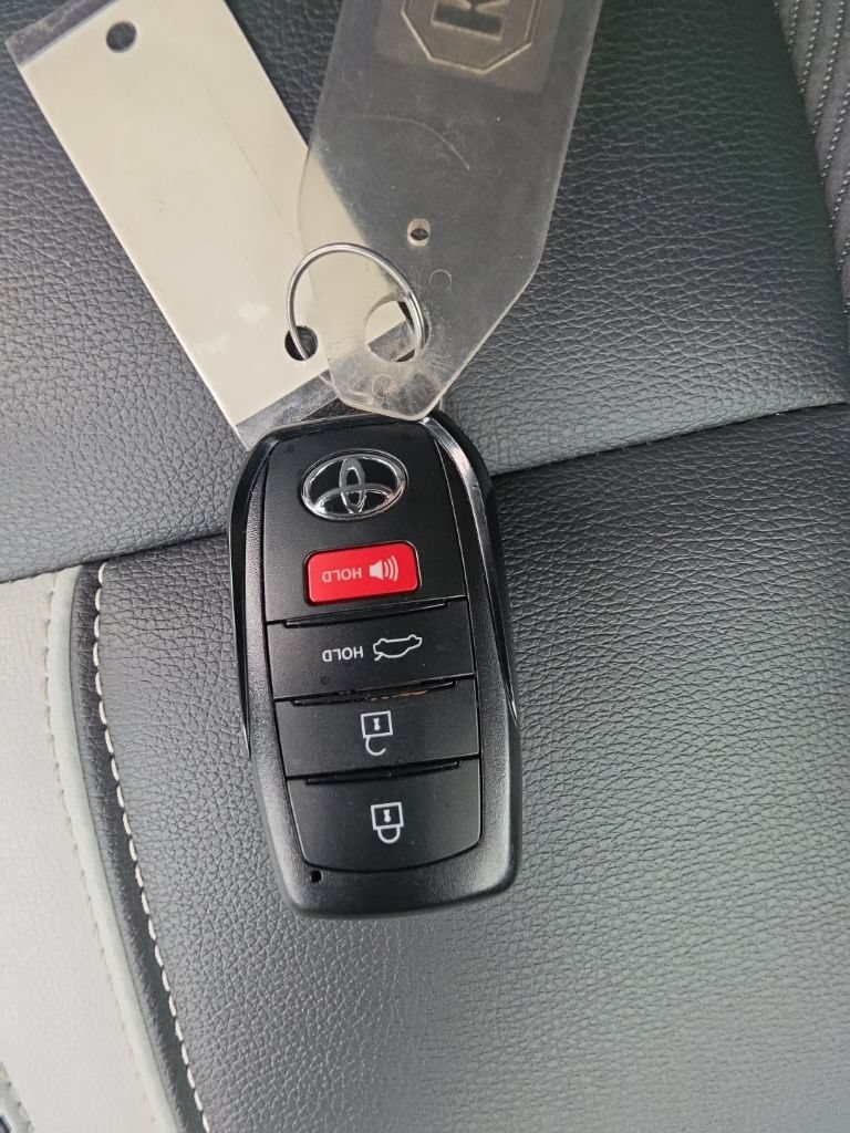 Used 2026 Toyota Camry SE w/ Convenience Package FWD image 33