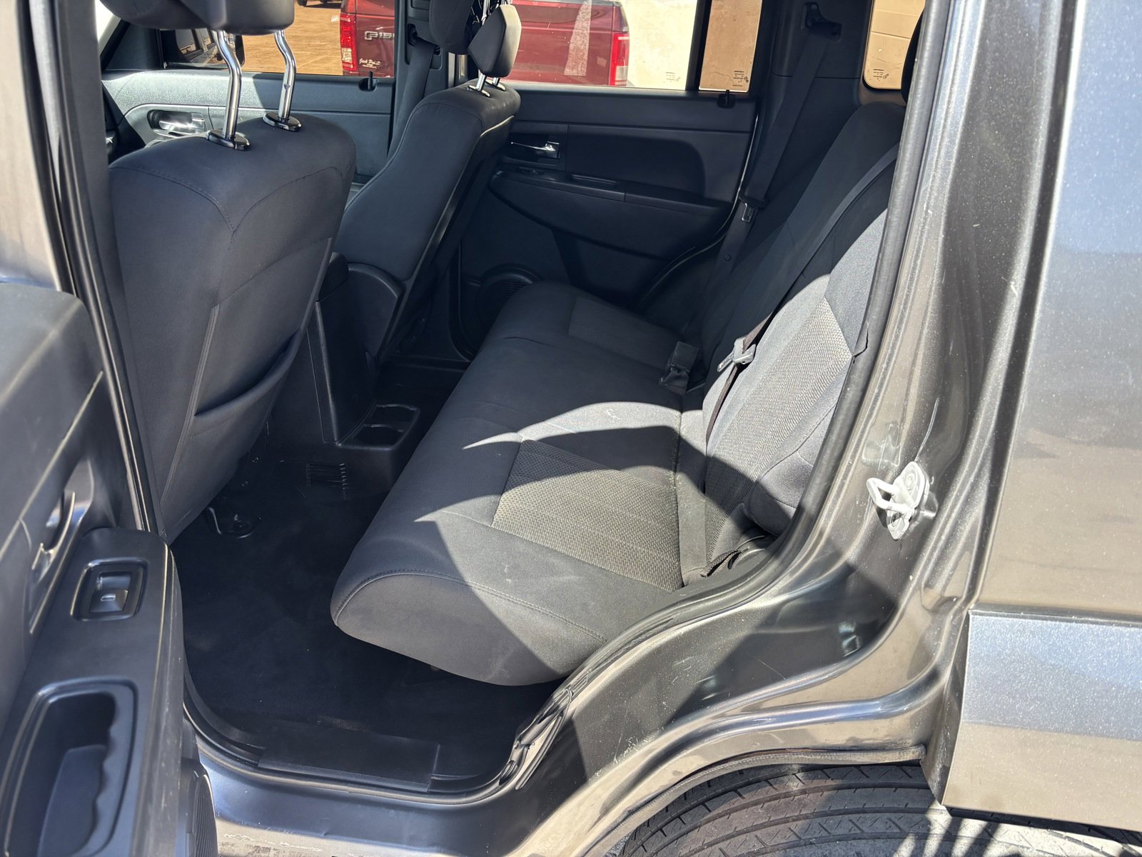 Used 2012 Jeep Liberty Sport image 3