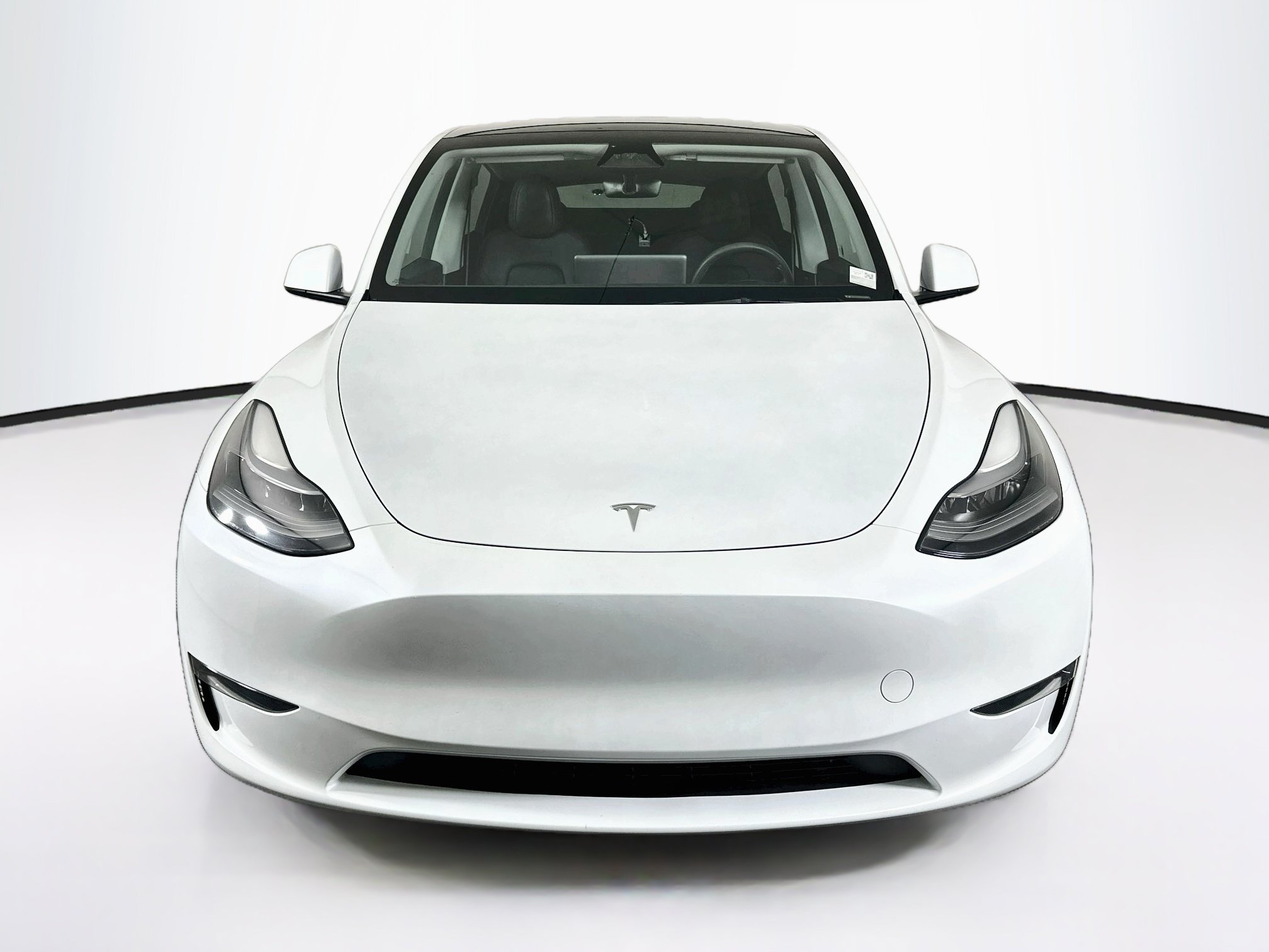 Used 2024 Tesla Model Y Long Range AWD/4WD image 2