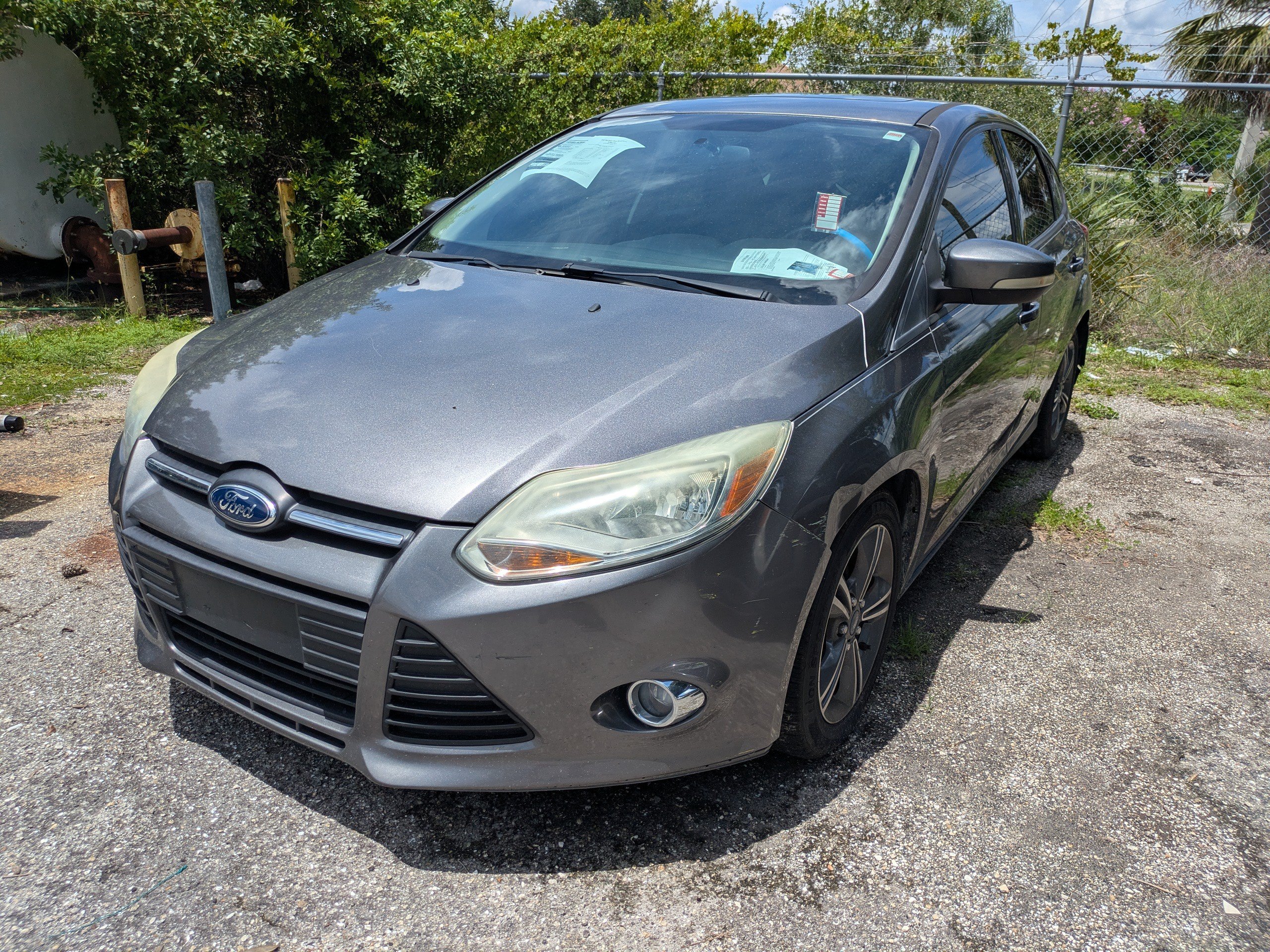 Used 2014 Ford Focus SE w/ SE Sport Package FWD image 4