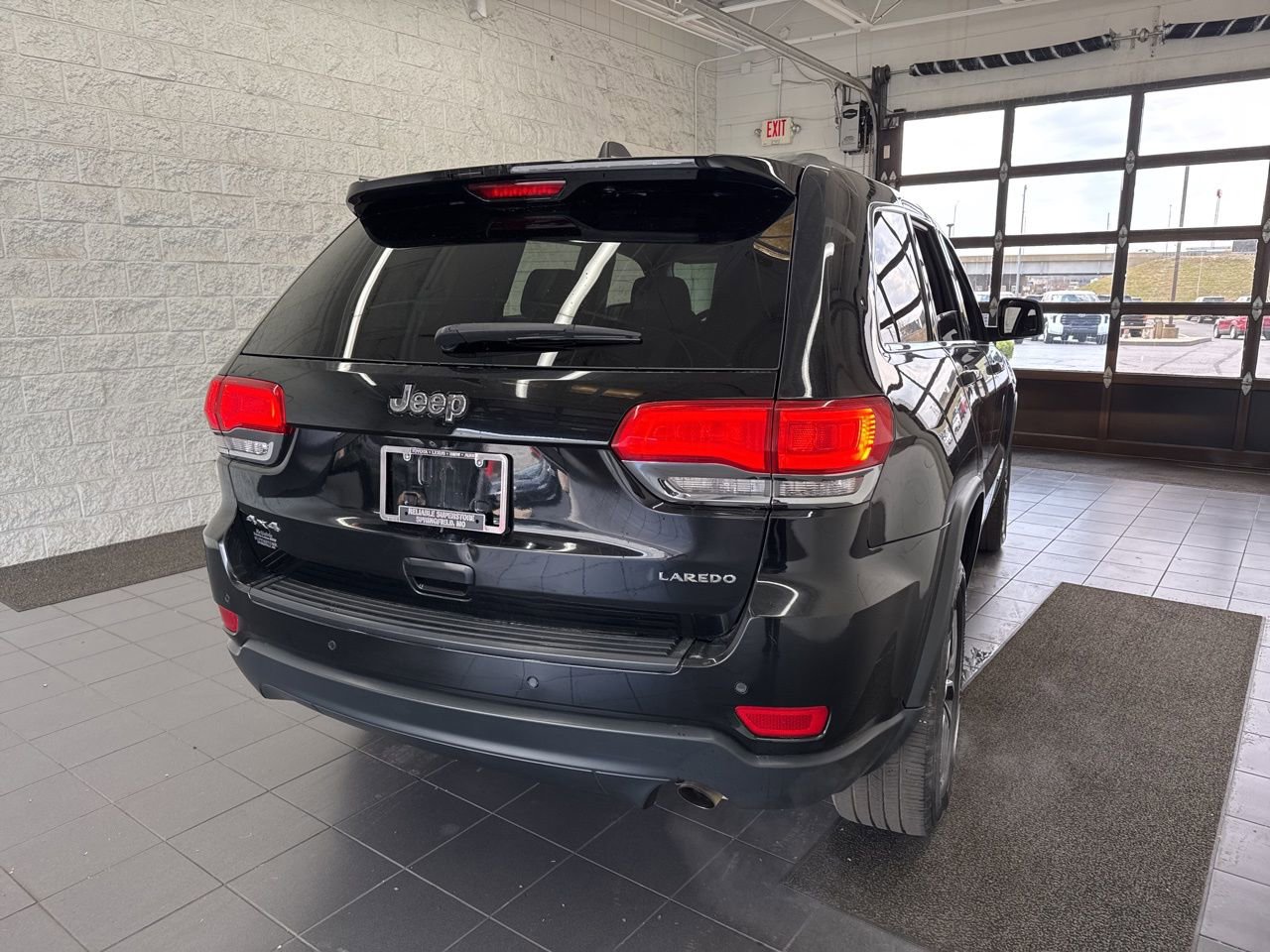 Used 2018 Jeep Grand Cherokee Laredo image 7