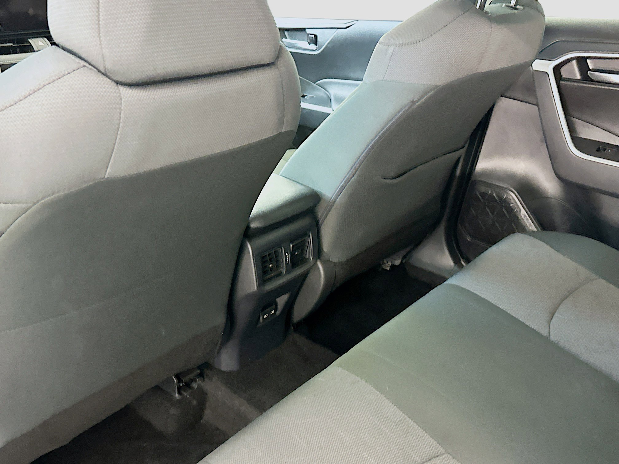 Used 2025 Toyota RAV4 XLE image 29