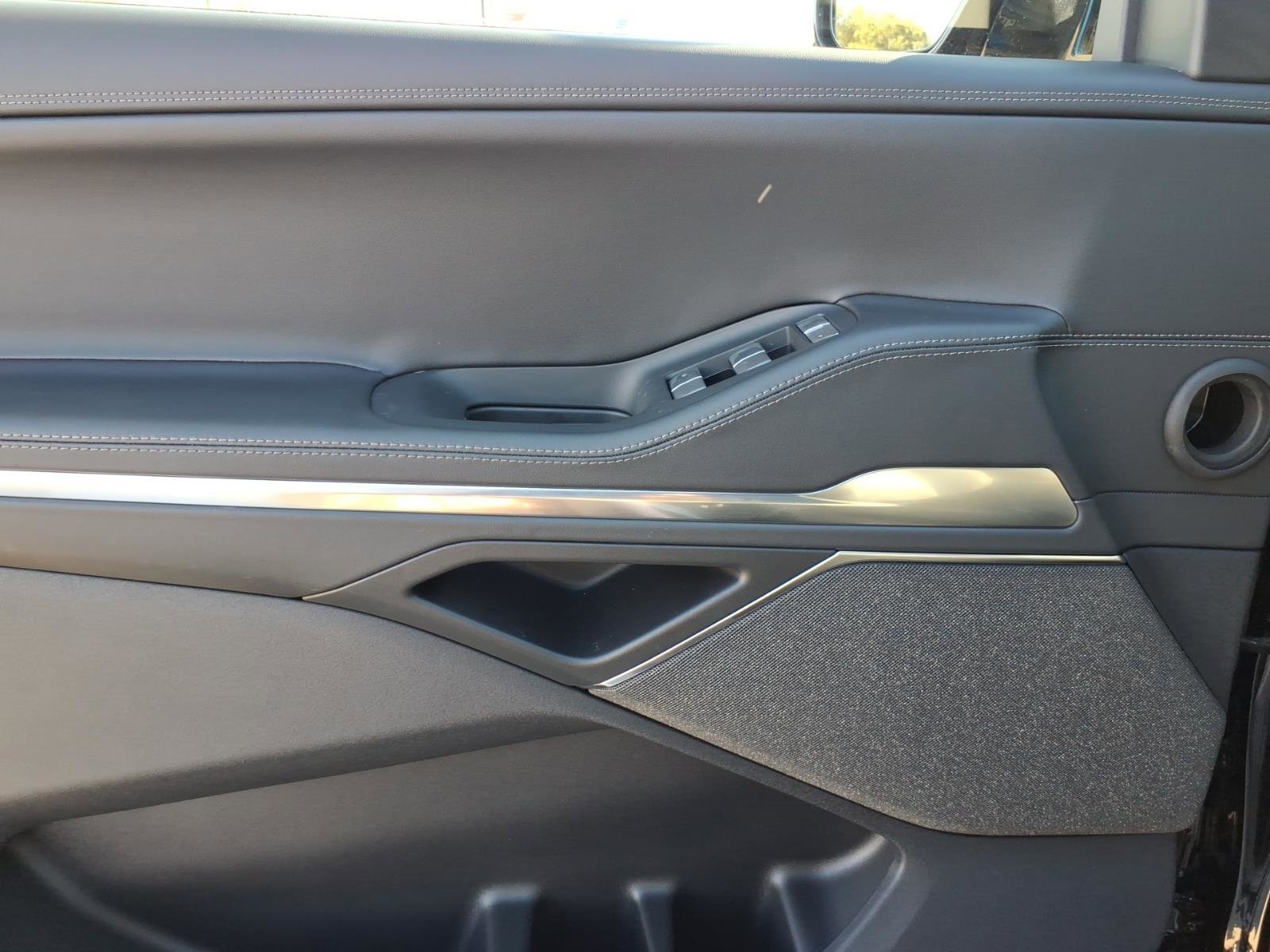 New 2026 Lincoln Navigator L Reserve w/ Jet Appearance Package image 8