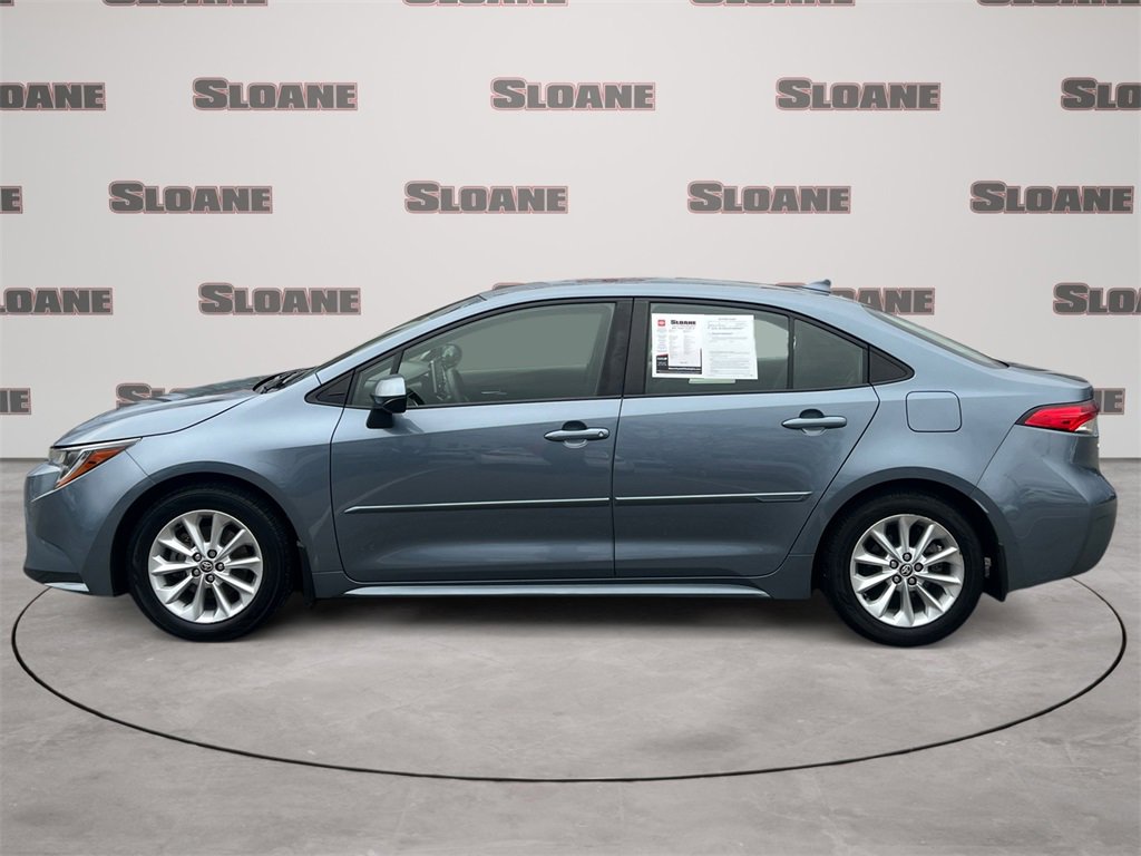 Used 2021 Toyota Corolla LE image 2