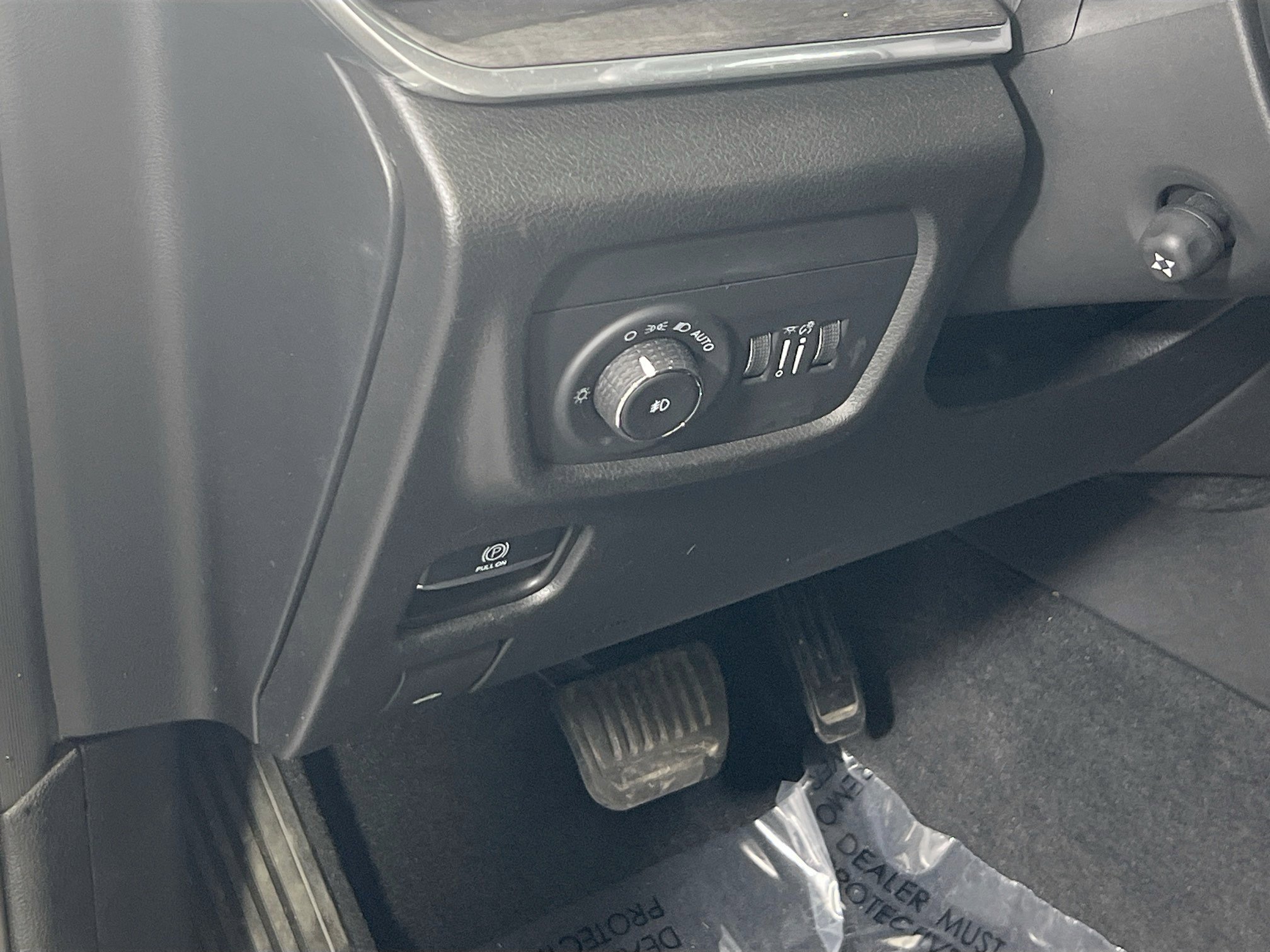 Used 2022 Jeep Grand Cherokee Overland w/ Adv Protech Group III image 10