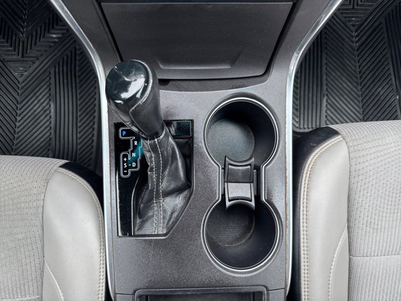 Used 2017 Toyota Camry SE image 23