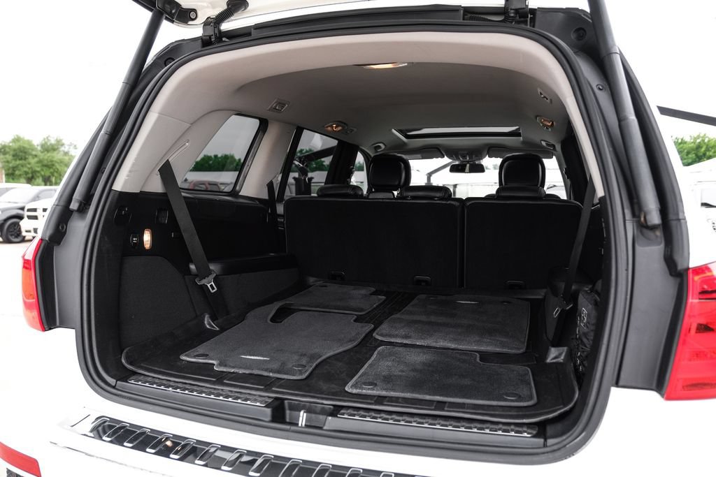 Used 2015 Mercedes-Benz GL 550 4MATIC image 54
