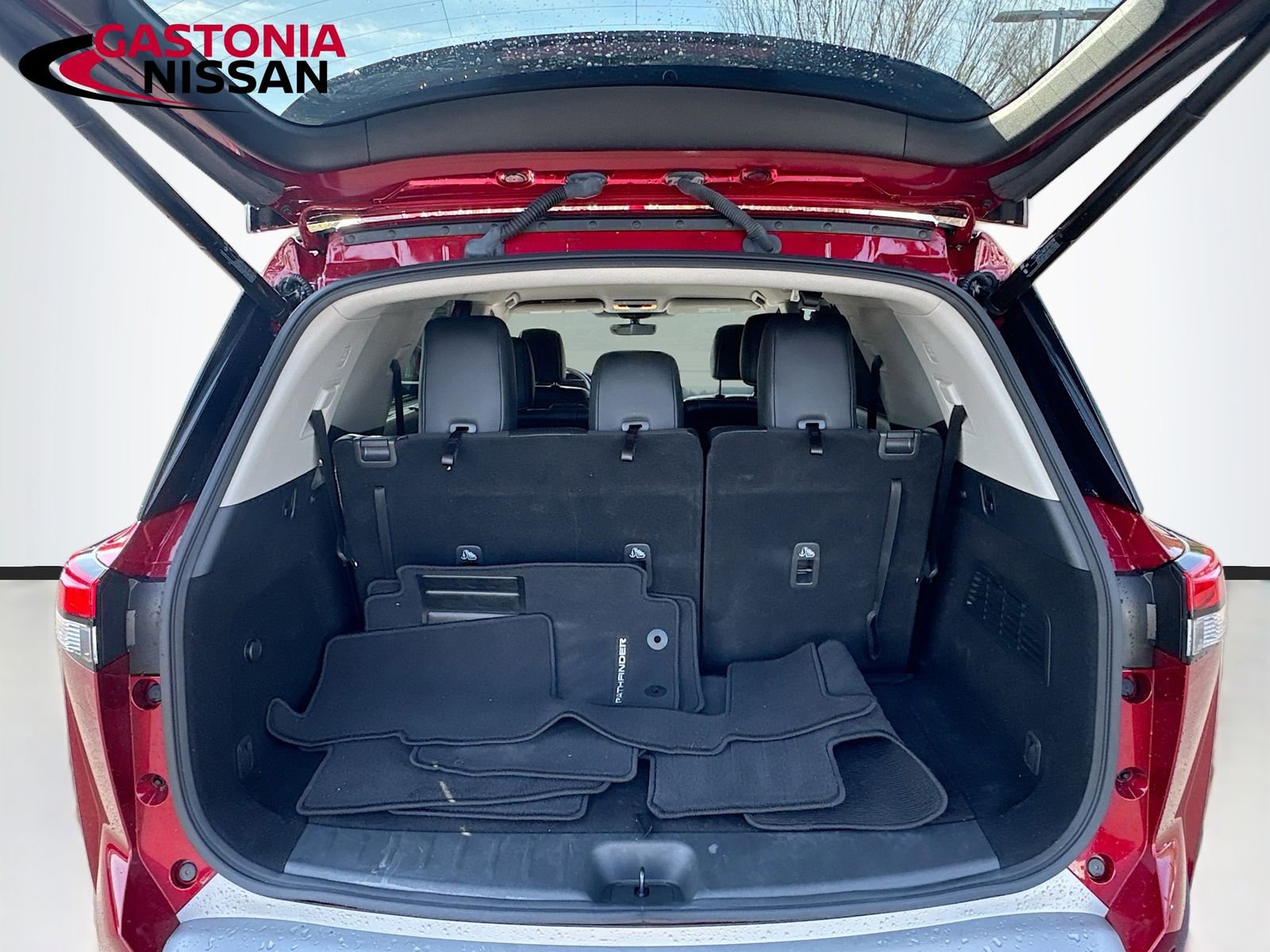 Used 2024 Nissan Pathfinder SL image 34