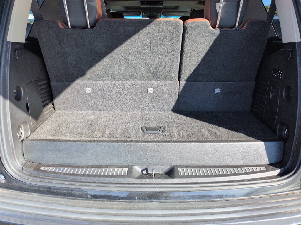 Used 2016 Cadillac Escalade Premium AWD/4WD image 24