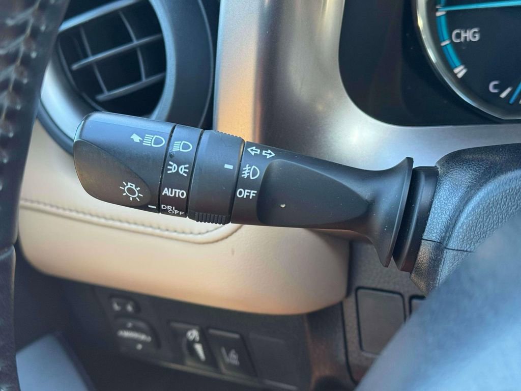 Used 2018 Toyota RAV4 XLE image 21