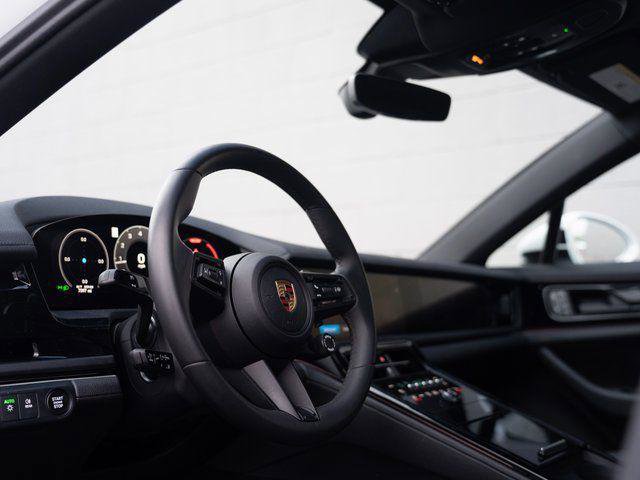Certified 2025 Porsche Panamera 4 AWD/4WD image 4