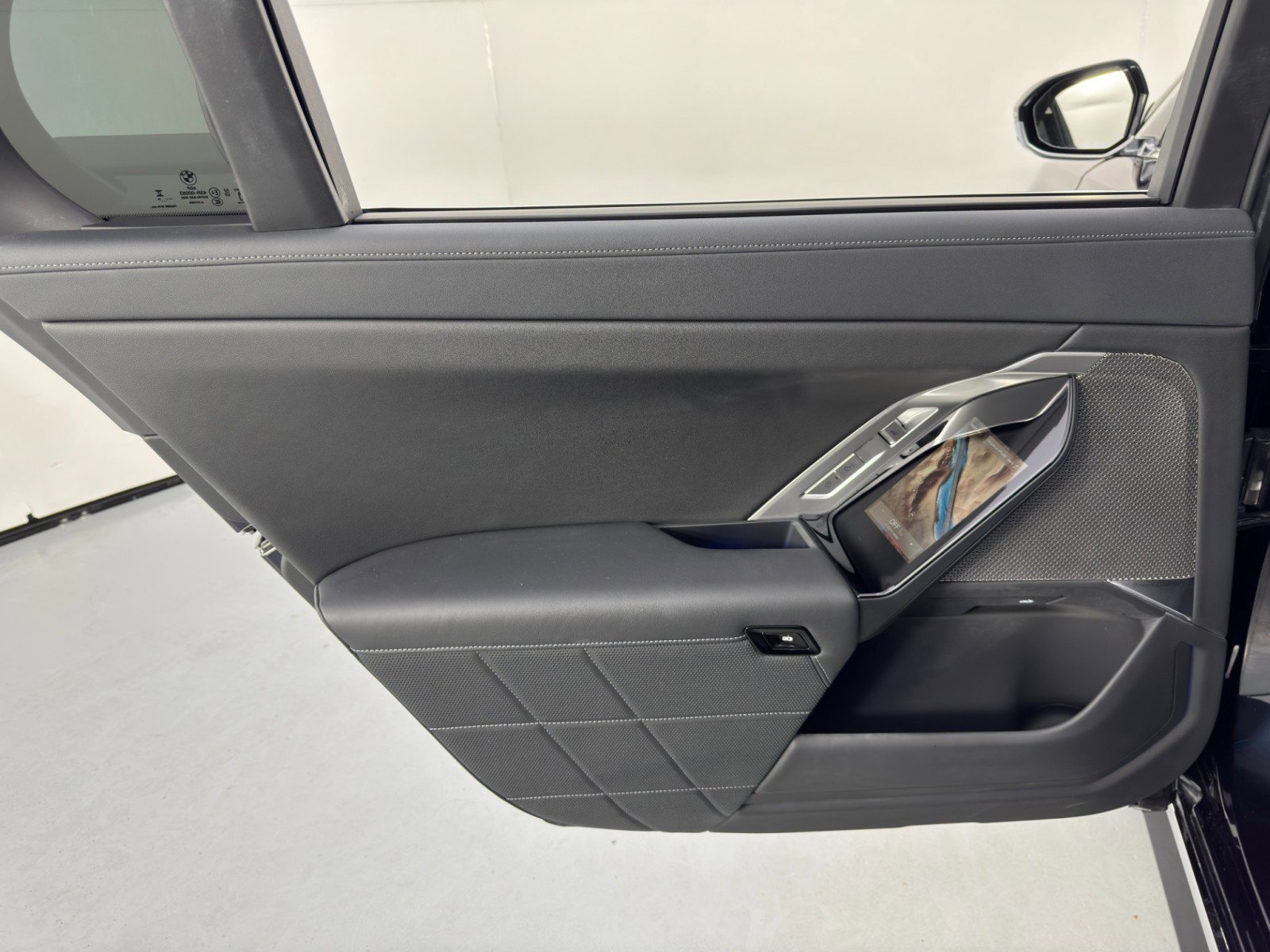 Used 2024 BMW i7 eDrive50 w/ Premium Package image 53