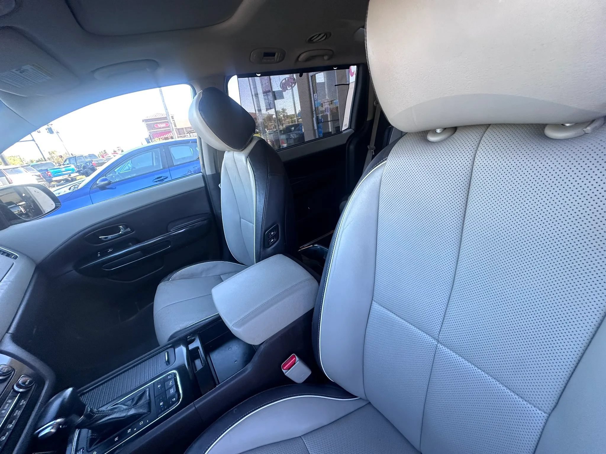 Used 2017 Kia Sedona SX Limited w/ SXL Prestige Package FWD image 14