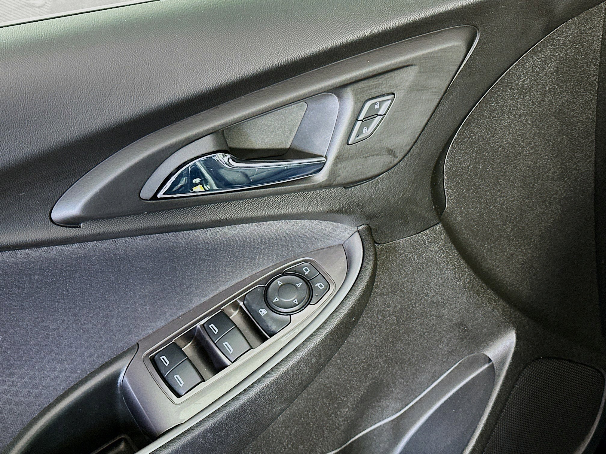 Used 2018 Chevrolet Malibu LS image 15