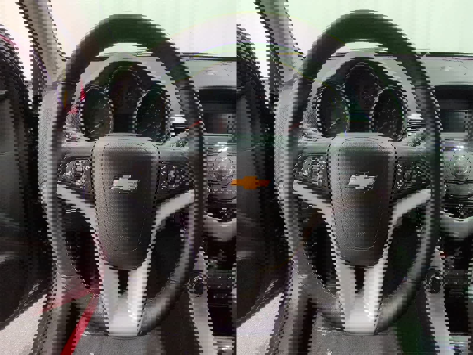 Used 2014 Chevrolet Cruze LT image 23