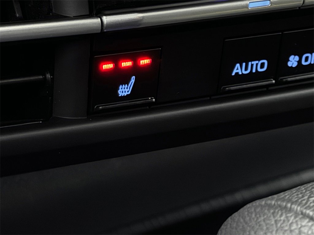 Certified 2024 Toyota Sienna XSE image 35