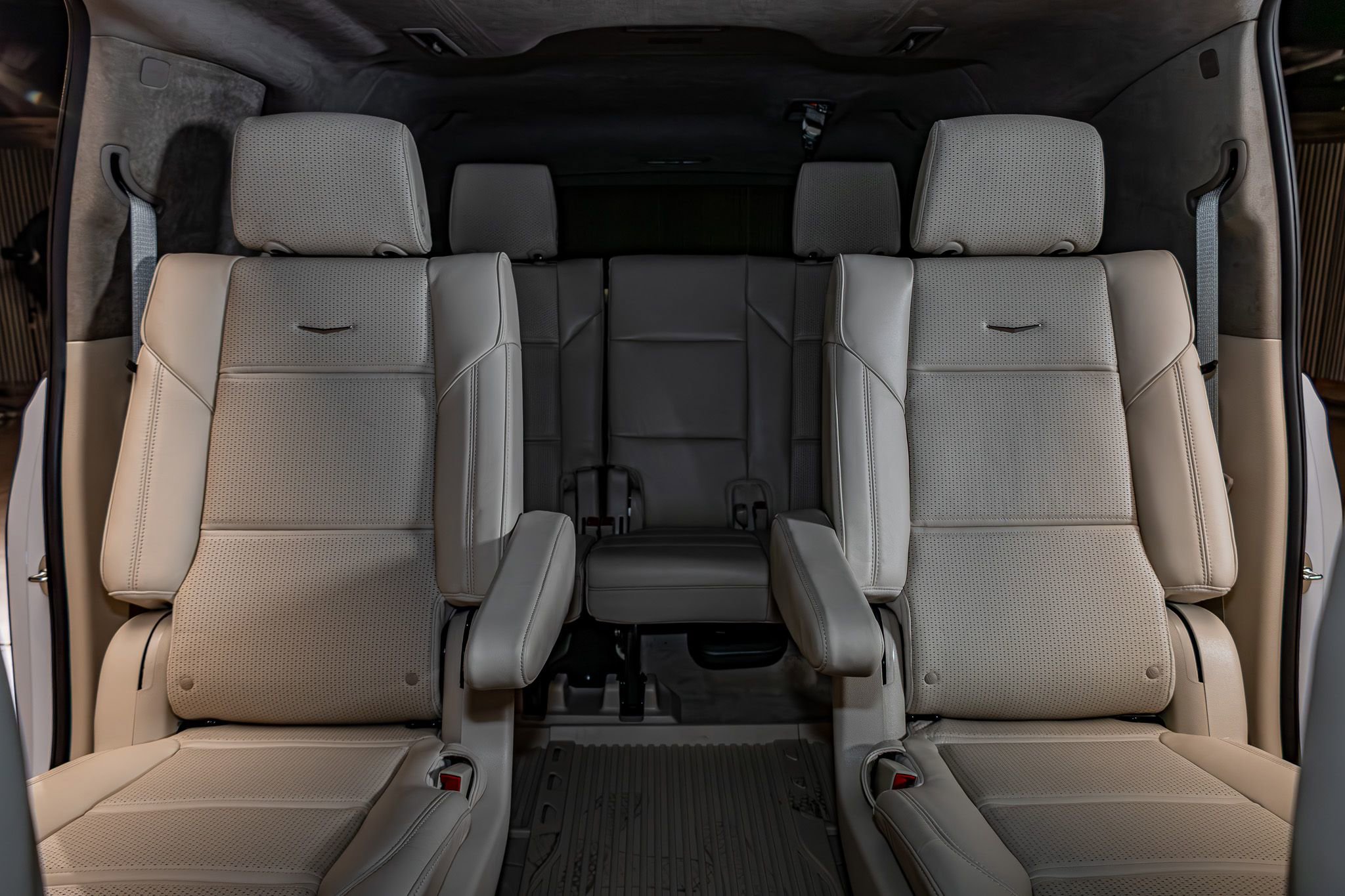 Used 2026 Cadillac Escalade ESV Platinum Sport w/ LPO, Floor Liner Package image 24