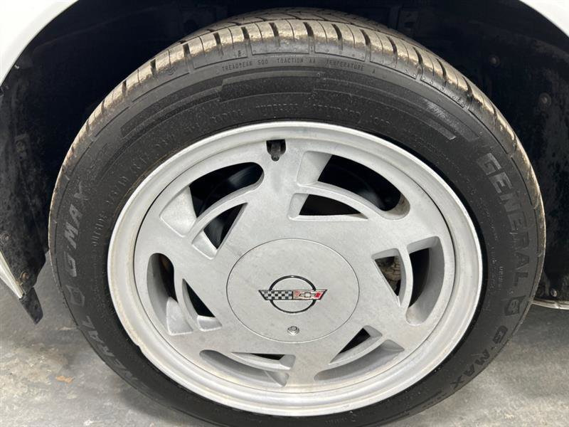 Used 1989 Chevrolet Corvette Convertible image 9