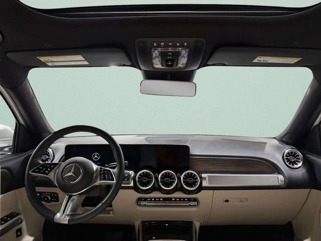 Used 2025 Mercedes-Benz GLB 250 4MATIC image 13