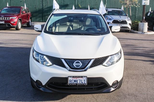 Used 2018 Nissan Rogue Sport SV image 2